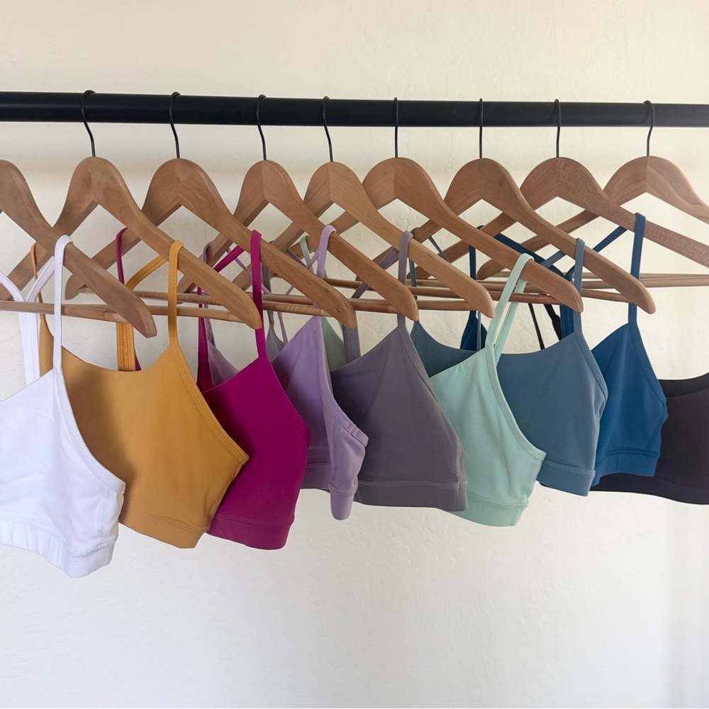 EUC-Crz Yoga sports bras (9 total) Sz Medium